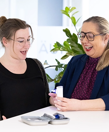 Sabine und Aileen mit dem vac clean uv 2
